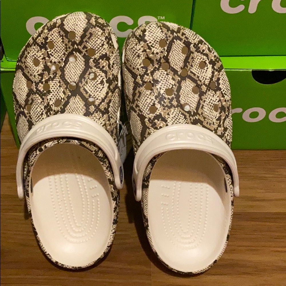 Crocs